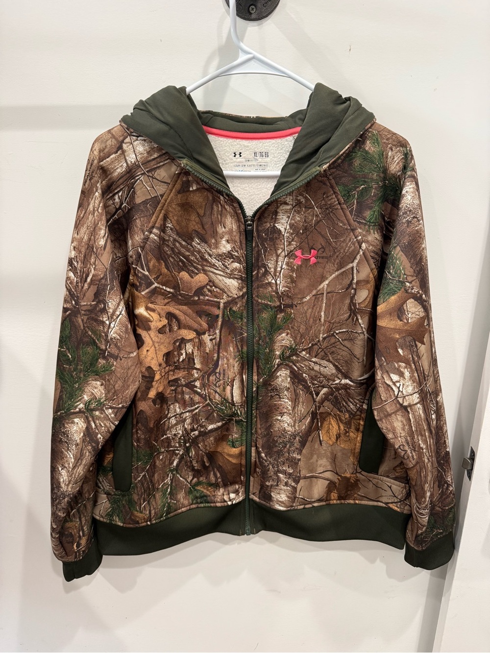 Under Armour Womens Realtree Camo Zip Hoodie - Brown, Green, Pink Logo size XL